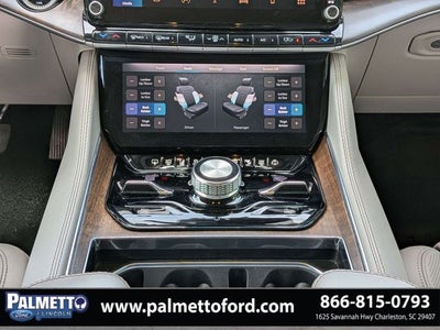 2023 Jeep Grand Wagoneer Base