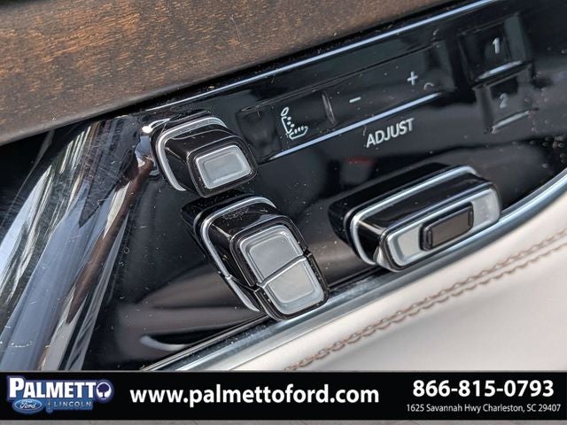 2023 Jeep Grand Wagoneer Base