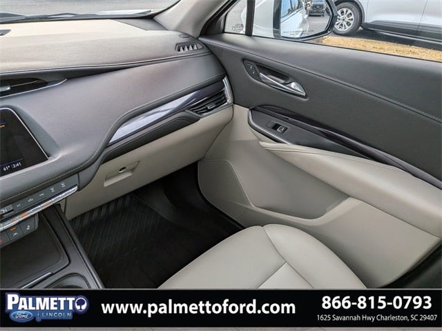 2023 Cadillac XT4 Luxury