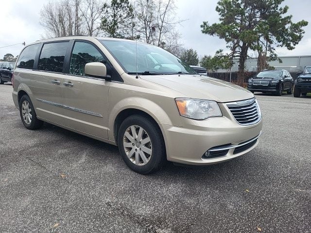 2016 Chrysler Town & Country Touring