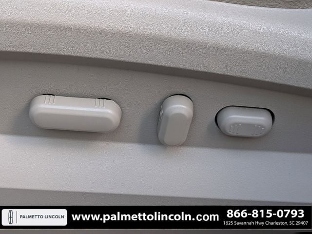 2014 Lincoln MKX Base