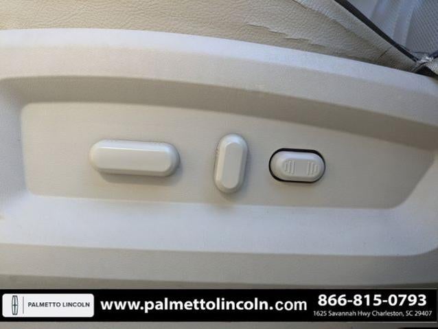 2014 Lincoln MKX Base