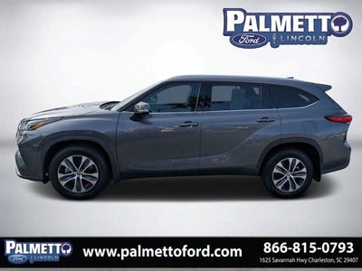 2022 Toyota Highlander Hybrid XLE