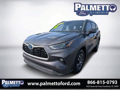 2022 Toyota Highlander Hybrid XLE