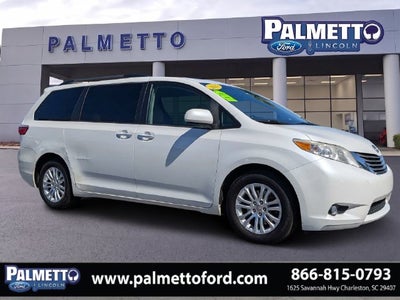 2016 Toyota Sienna XLE 8 Passenger