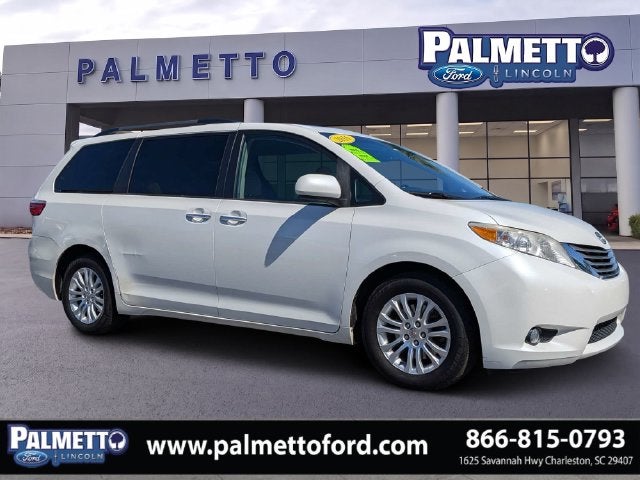 2016 Toyota Sienna XLE 8 Passenger