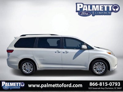 2016 Toyota Sienna XLE 8 Passenger