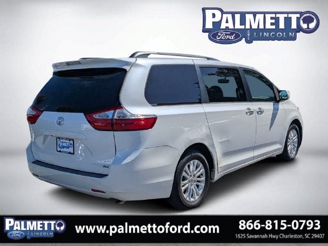 2016 Toyota Sienna XLE 8 Passenger