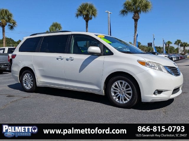 2016 Toyota Sienna XLE 8 Passenger