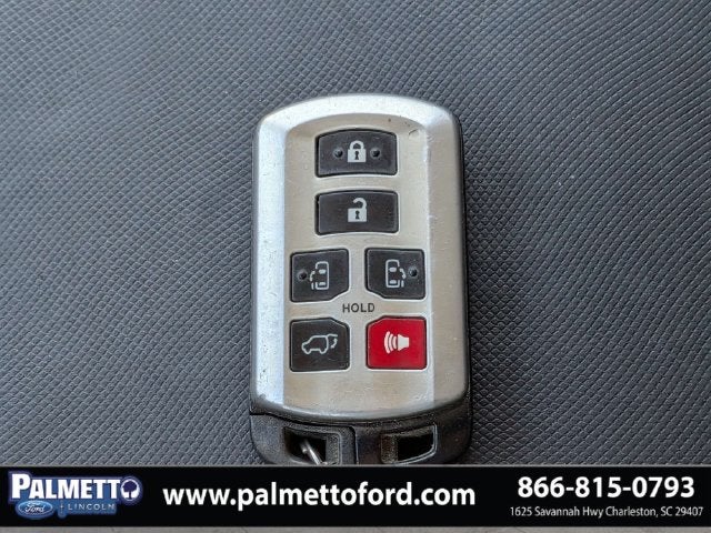 2016 Toyota Sienna XLE 8 Passenger