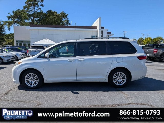 2016 Toyota Sienna XLE 8 Passenger