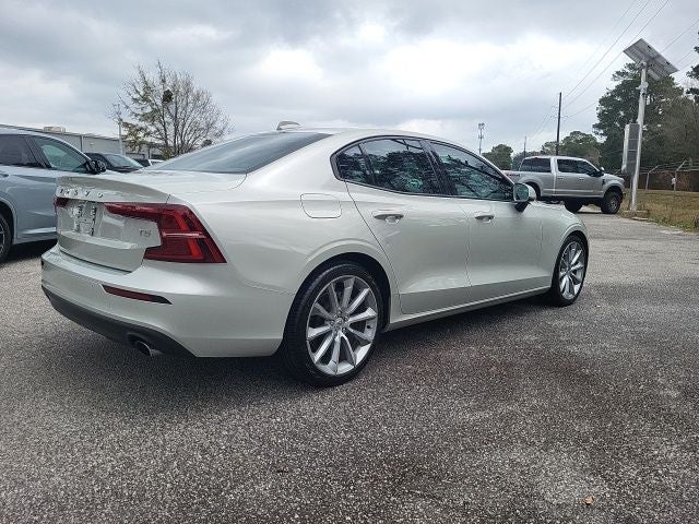 2020 Volvo S60 T5 Momentum