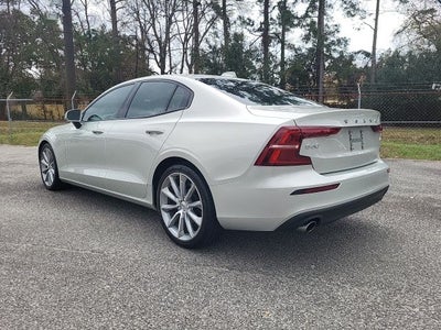 2020 Volvo S60 T5 Momentum