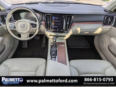 2021 Volvo S60 T5 Momentum