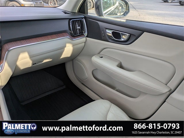 2021 Volvo S60 T5 Momentum