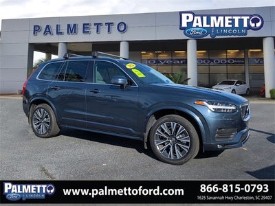 2022 Volvo XC90 T5 Momentum