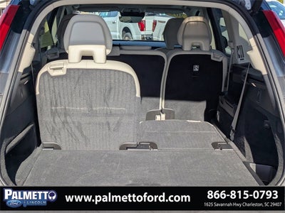 2022 Volvo XC90 T5 Momentum