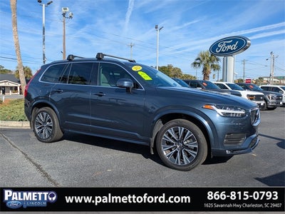 2022 Volvo XC90 T5 Momentum