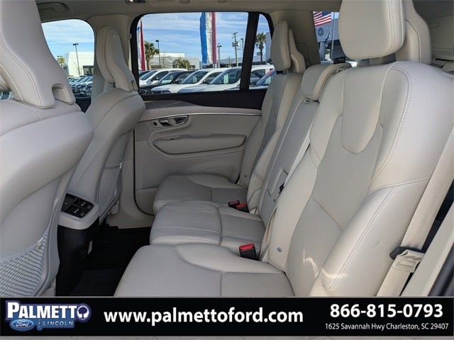 2022 Volvo XC90 T5 Momentum