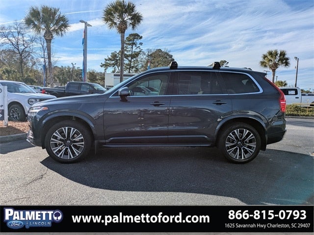 2022 Volvo XC90 T5 Momentum