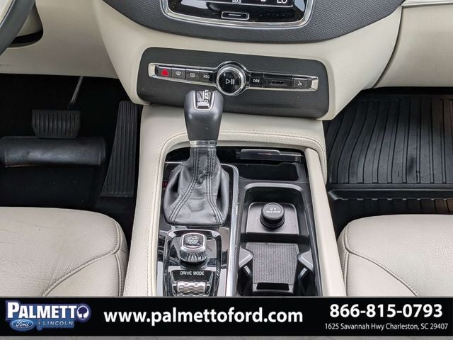 2020 Volvo XC90 T5 Momentum