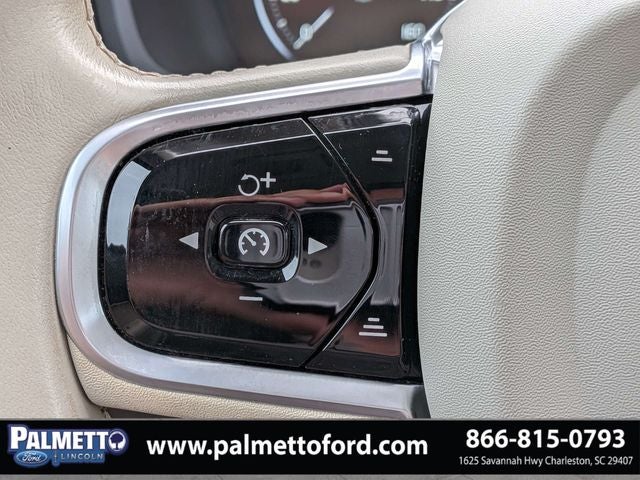 2020 Volvo XC90 T5 Momentum
