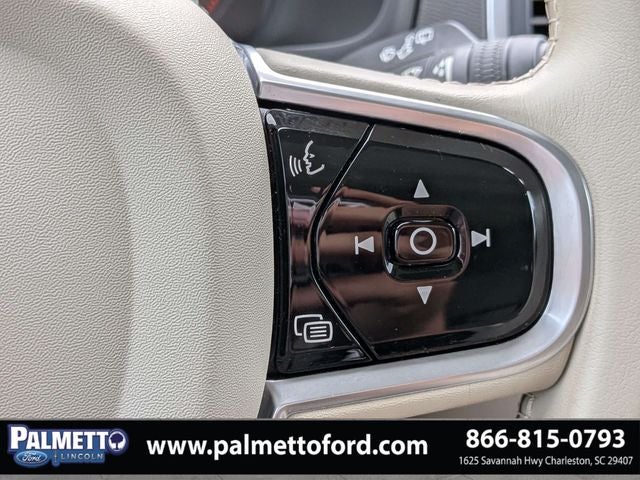 2020 Volvo XC90 T5 Momentum