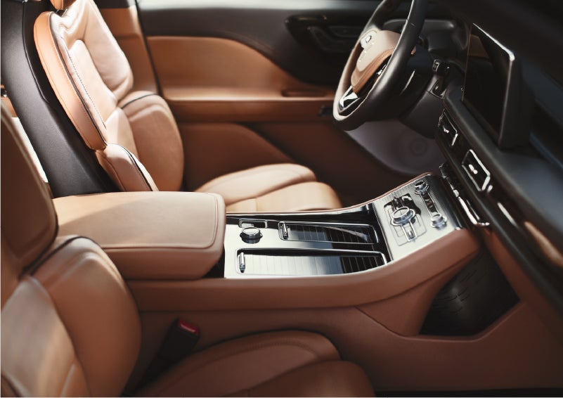 A 2023 Lincoln Aviator® Black Label model is shown in the Flight interior theme | Palmetto Lincoln in Charleston SC