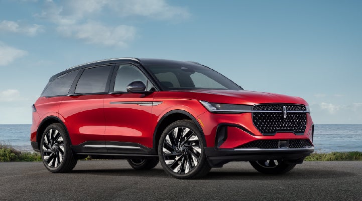 A 2025 Lincoln Nautilus® Reserve model is shown with the stylish available Jet Appearance Package. | Palmetto Lincoln in Charleston SC