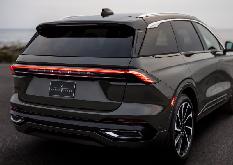 The rear of a 2025 Lincoln Black Label Nautilus® SUV displays full LED rear lighting. | Palmetto Lincoln in Charleston SC