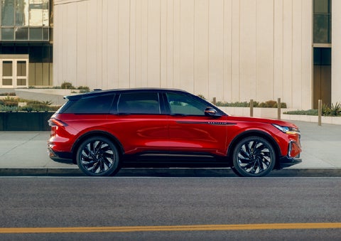 2025 Lincoln Nautilus® SUV with the available Jet Appearance Package and Hybrid transmission. | Palmetto Lincoln in Charleston SC