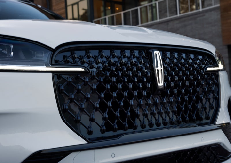 The front grille of a 2026 Lincoln Aviator® SUV is shown. | Palmetto Lincoln in Charleston SC