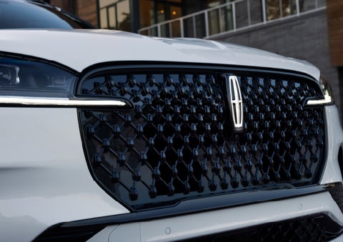 The front grille of a 2026 Lincoln Aviator® SUV is shown. | Palmetto Lincoln in Charleston SC