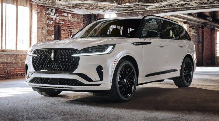 A 2026 Lincoln Aviator® SUV is shown with the available Jet Appearance Package. | Palmetto Lincoln in Charleston SC