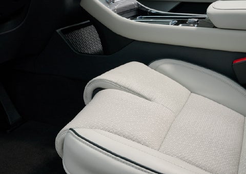The front passenger Perfect Position seat is shown with the thigh extender adjusted.| Palmetto Lincoln in Charleston SC